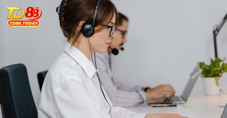 Hotline là phương thức hỗ trợ nhanh chóng được nhiều người lựa chọn